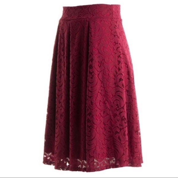 Burgundy lace Skirt - Picture 4 of 8
